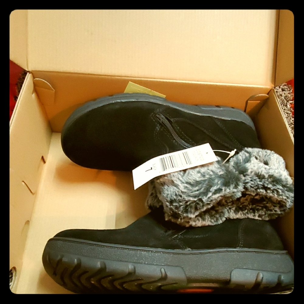 Khombu ankle boots